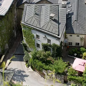 https://kapuzinerberg-apartments.saalbachhinterglemmhotels.com